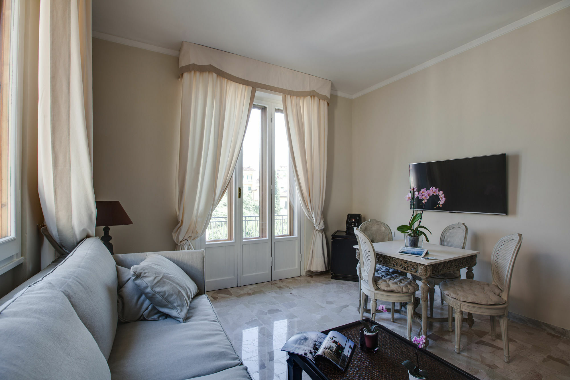 Kometa Suites & Apartments Firenze Bagian luar foto
