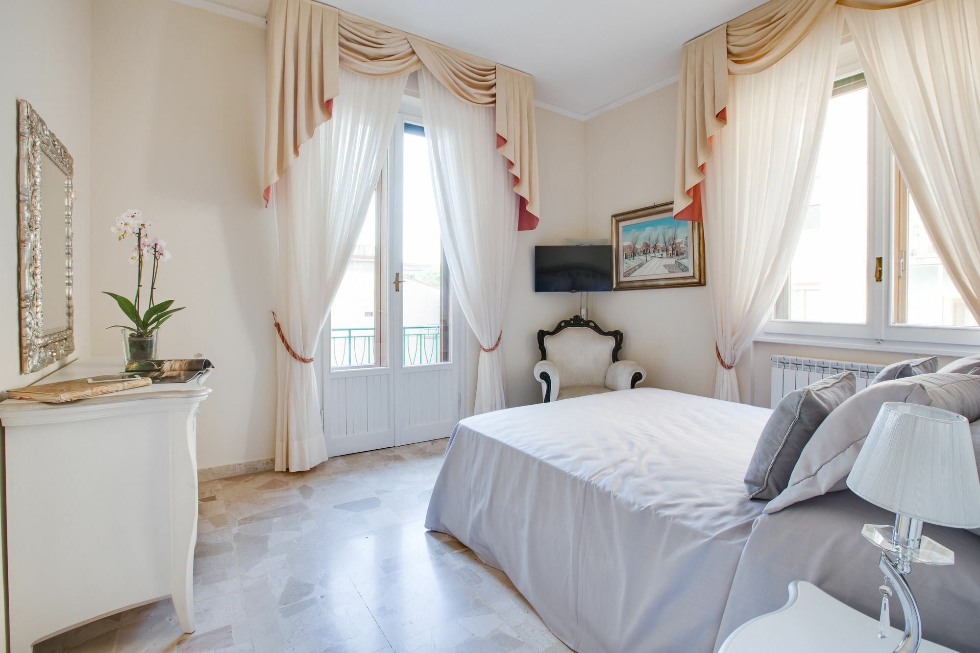 Kometa Suites & Apartments Firenze Bagian luar foto